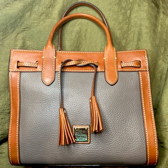 Dooney and Bourke satchel Bag - Picture 15 of 15